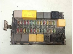 Recambio de caja reles / fusibles para alfa romeo 146 2.0 td l referencia OEM IAM 82461739 60619640 60618024