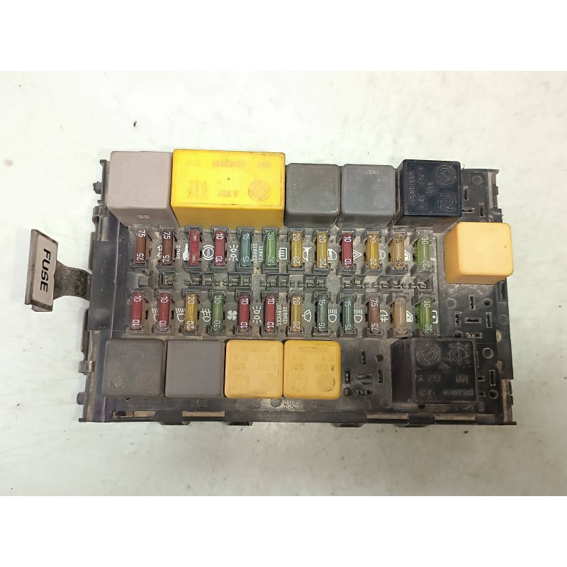 Recambio de caja reles / fusibles para alfa romeo 146 2.0 td l referencia OEM IAM 82461739 60619640 60618024