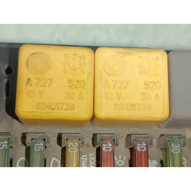 Recambio de caja reles / fusibles para alfa romeo 146 2.0 td l referencia OEM IAM 82461739 60619640 60618024