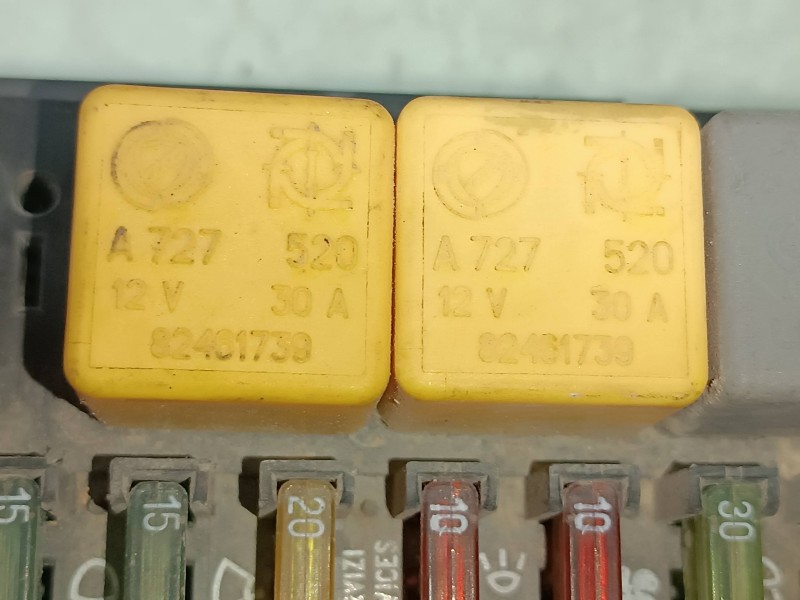 Recambio de caja reles / fusibles para alfa romeo 146 2.0 td l referencia OEM IAM 82461739 60619640 60618024