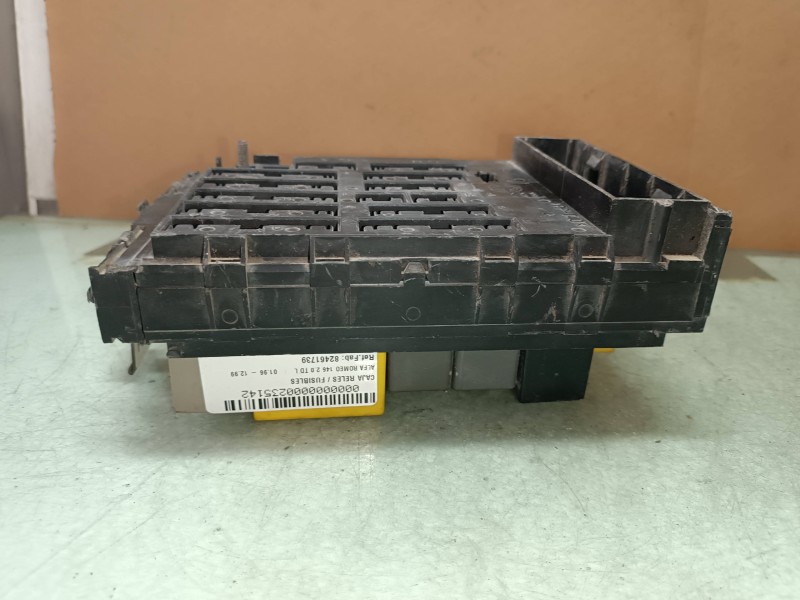 Recambio de caja reles / fusibles para alfa romeo 146 2.0 td l referencia OEM IAM 82461739 60619640 60618024