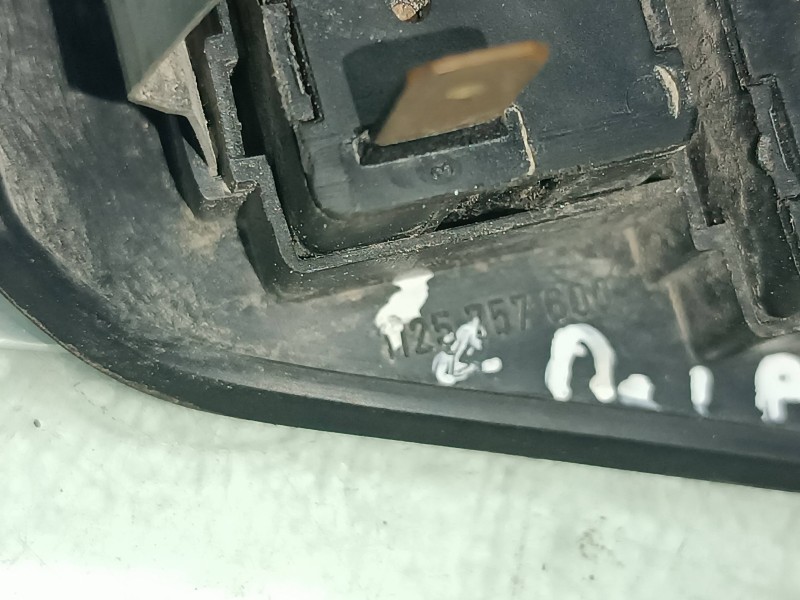 Recambio de mando elevalunas delantero izquierdo para alfa romeo 155 1.6 16v cat referencia OEM IAM 1125757600 050141883 