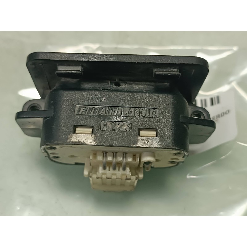 Recambio de mando elevalunas delantero izquierdo para lancia beta coupe/spider referencia OEM IAM A223  CONECTOR 3 PINES