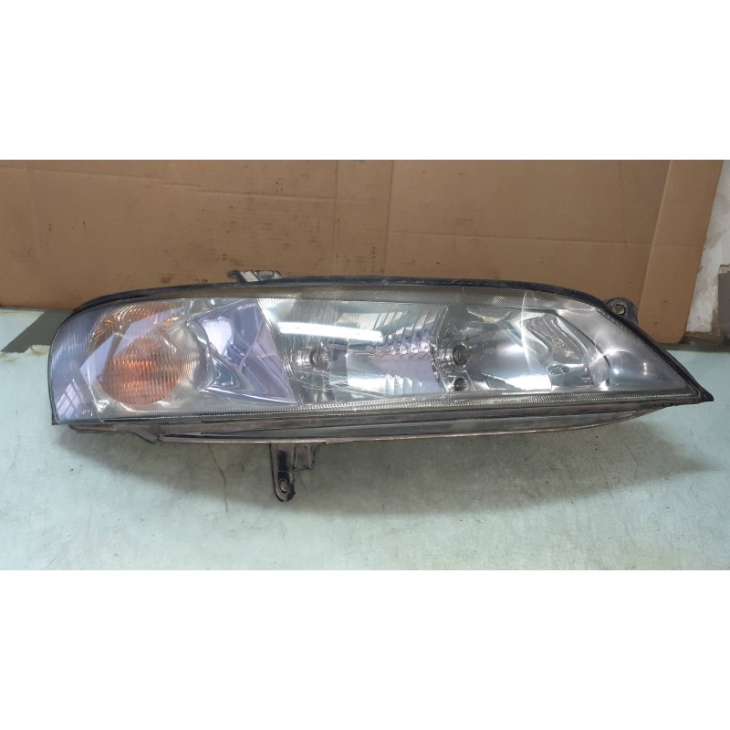 Recambio de faro derecho para opel vectra b berlina cd referencia OEM IAM 90586845  67743040