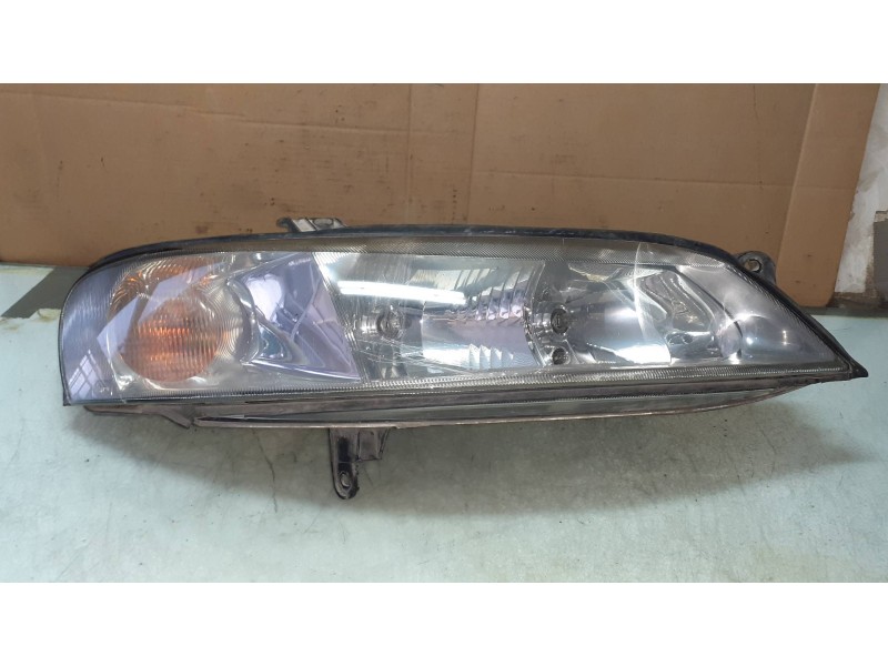 Recambio de faro derecho para opel vectra b berlina cd referencia OEM IAM 90586845  67743040