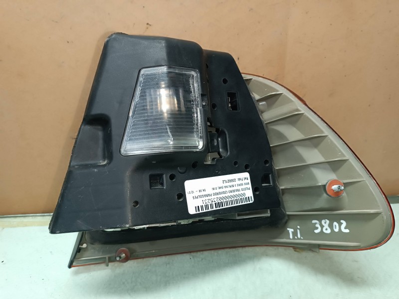 Recambio de piloto trasero izquierdo para bmw serie 3 berlina (e46) 318i referencia OEM IAM 8364921 230021 230021L2