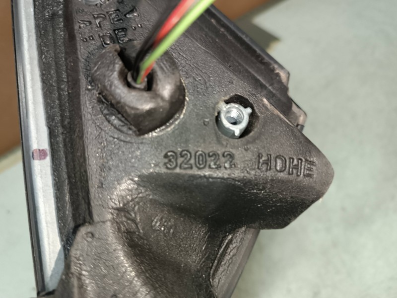 Recambio de retrovisor derecho para bmw serie 3 berlina (e46) 318i referencia OEM IAM 32022  ELECTRICO