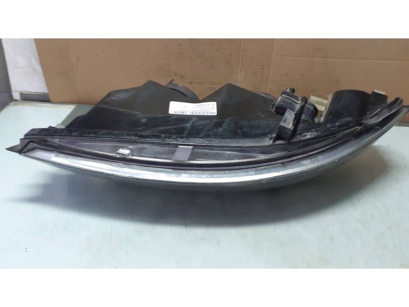 Recambio de faro derecho para opel vectra b berlina cd referencia OEM IAM 90586845  67743040
