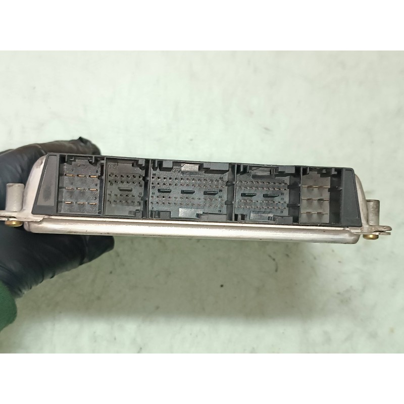 Recambio de centralita motor uce para bmw serie 3 berlina (e46) 320d referencia OEM IAM 7786887 0281010205 7786926