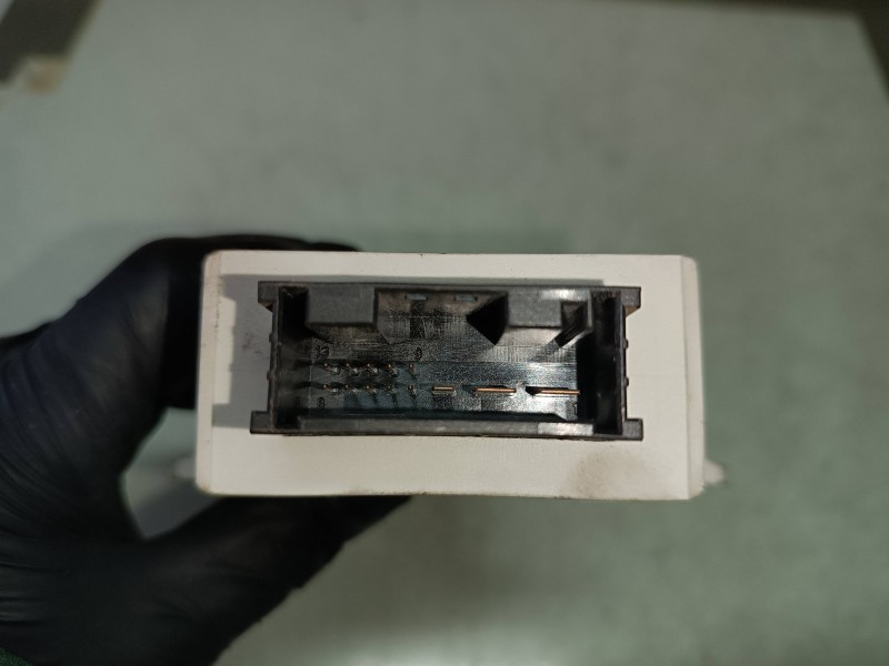 Recambio de centralita inmovilizador para bmw serie 3 berlina (e46) 320d referencia OEM IAM 61356905668 05393244 