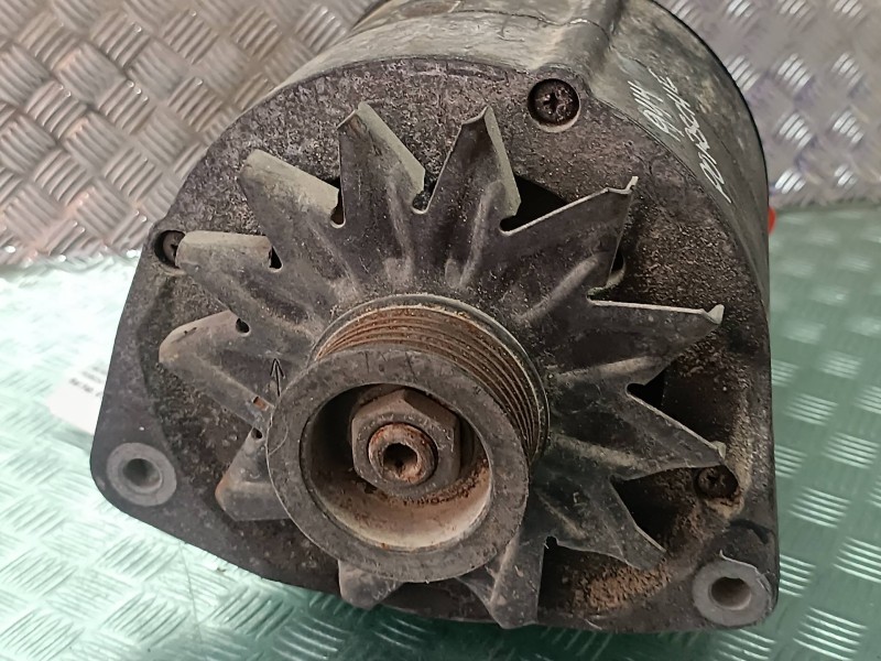 Recambio de alternador para porsche 944 básico coupe referencia OEM IAM 0120468004 BOSCH 115A