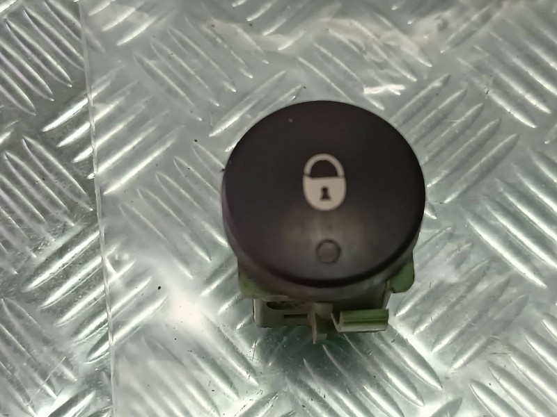 Recambio de interruptor para microcar mc2 referencia OEM IAM  MICROCAR CIERRE CENTRALIZADO