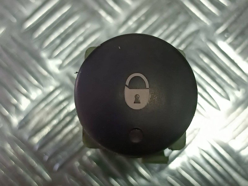 Recambio de interruptor para microcar mc2 referencia OEM IAM  MICROCAR CIERRE CENTRALIZADO