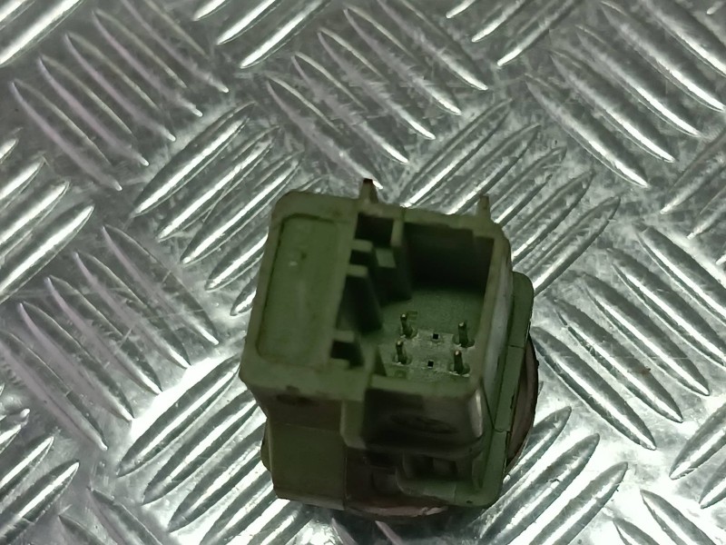 Recambio de interruptor para microcar mc2 referencia OEM IAM  MICROCAR CIERRE CENTRALIZADO