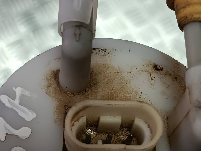 Recambio de aforador para microcar mc2 referencia OEM IAM 2647 CONECTOR 3 PINES MICROCAR