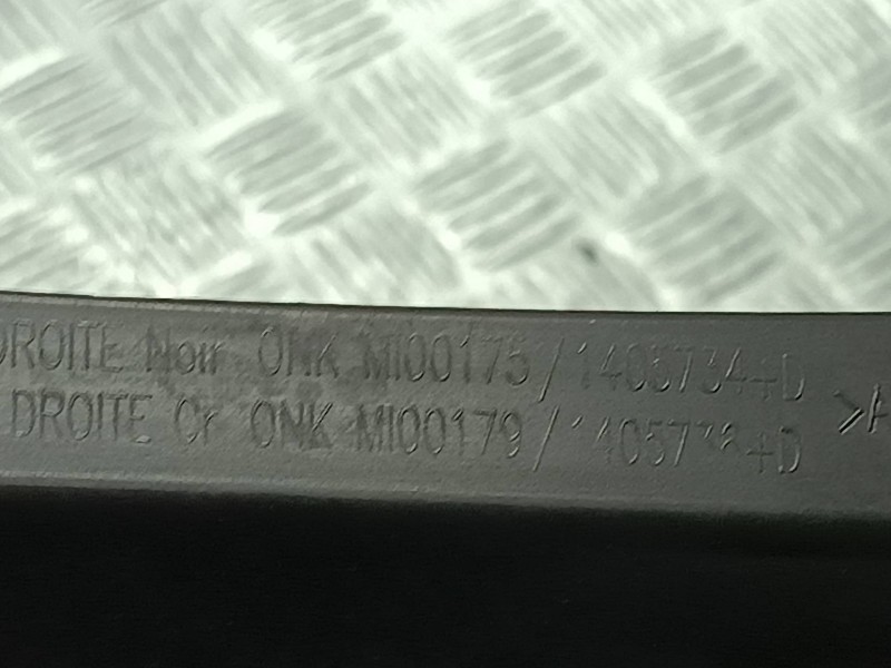 Recambio de moldura bajo faro izquierdo para microcar mc2 referencia OEM IAM   