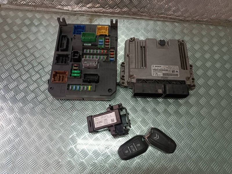 Recambio de centralita motor uce para citroen c4 picasso feel referencia OEM IAM 9813283980 980668798001 KIT - BOSCH