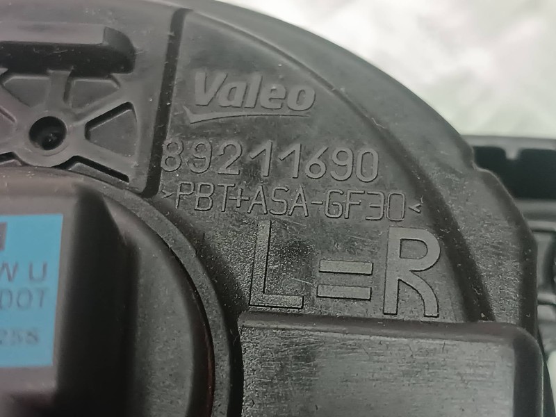 Recambio de faro antiniebla derecho para citroen c4 picasso feel referencia OEM IAM 89211690 89207189 VALEO