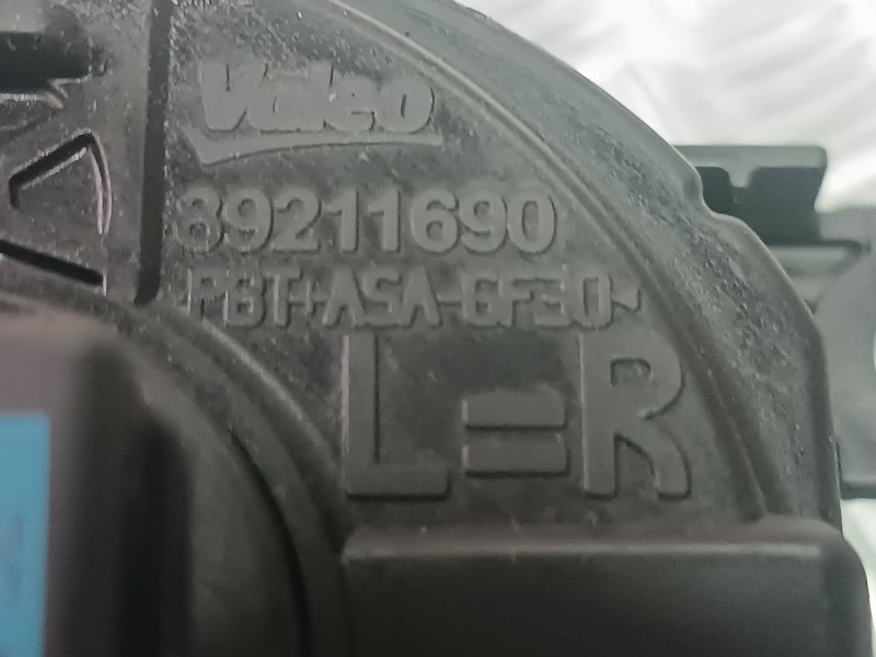 Recambio de faro antiniebla izquierdo para citroen c4 picasso feel referencia OEM IAM 9687410080 89211690 VALEO