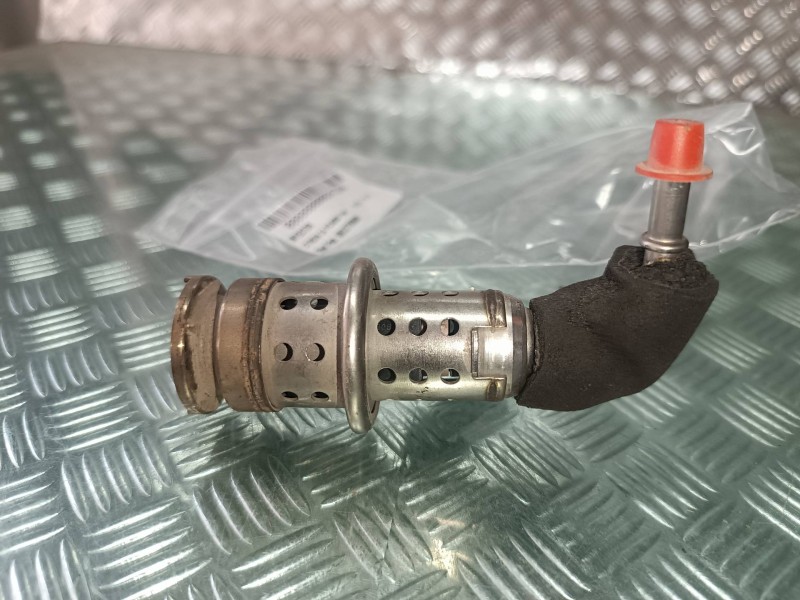 Recambio de inyector para citroen c4 picasso feel referencia OEM IAM 9802763880 F191B00905 CONECTOR 2 PINES