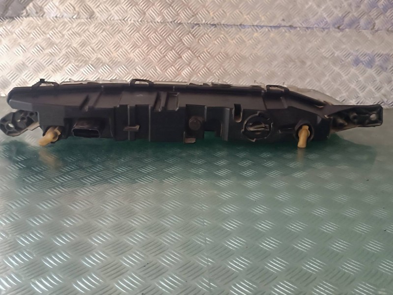 Recambio de piloto delantero izquierdo para citroen c4 picasso feel referencia OEM IAM 9676036380 89208991 VALEO