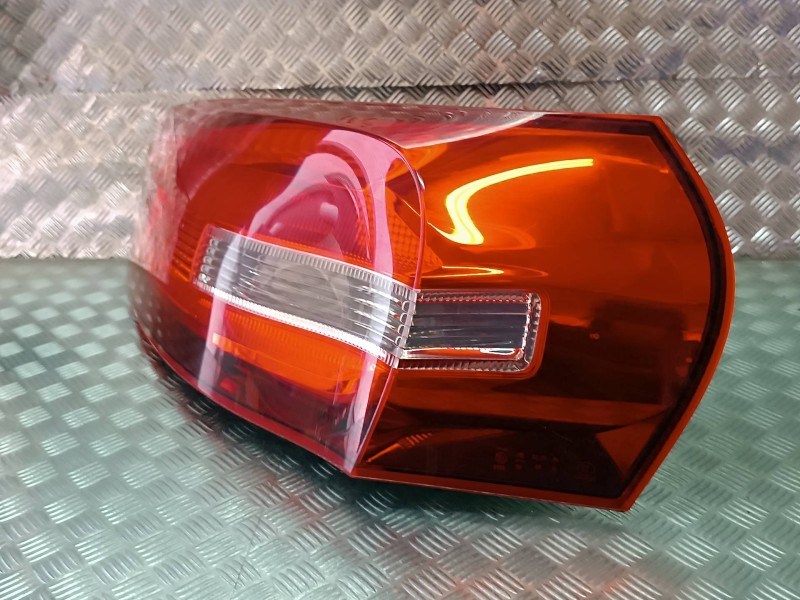 Recambio de piloto trasero derecho para citroen c4 picasso feel referencia OEM IAM   