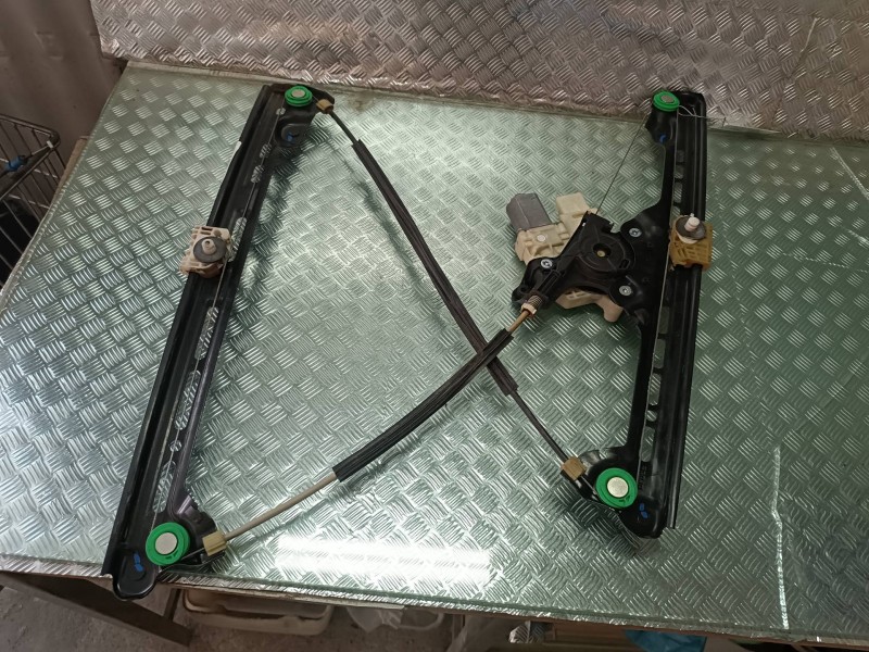 Recambio de elevalunas delantero izquierdo para citroen c4 picasso feel referencia OEM IAM 9675288980  ELECTRICO