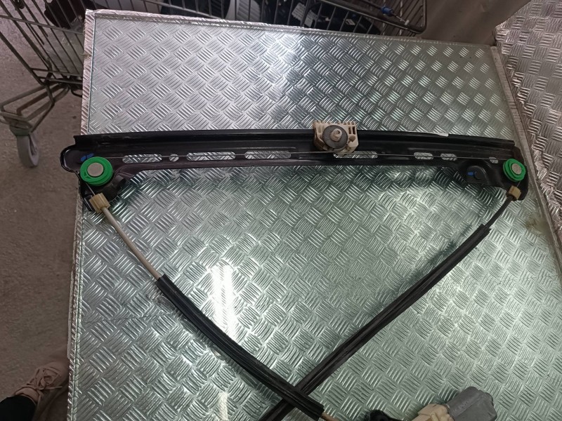 Recambio de elevalunas delantero izquierdo para citroen c4 picasso feel referencia OEM IAM 9675288980  ELECTRICO