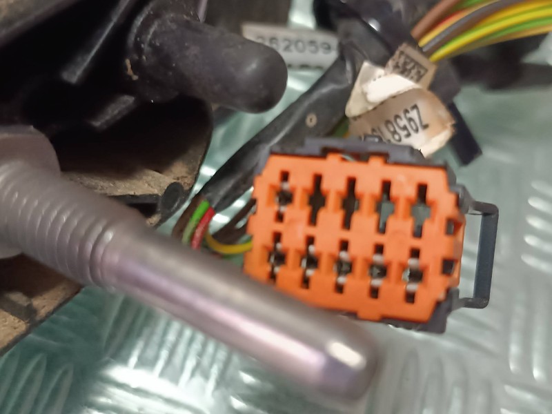 Recambio de retrovisor izquierdo para citroen c4 picasso feel referencia OEM IAM E9026724 A057273 ELECTRICO