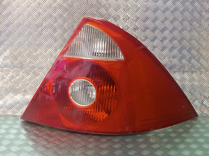 Recambio de piloto trasero derecho para ford mondeo berlina (ge) ambiente (06.2003) (d) referencia OEM IAM 3S7113404A  