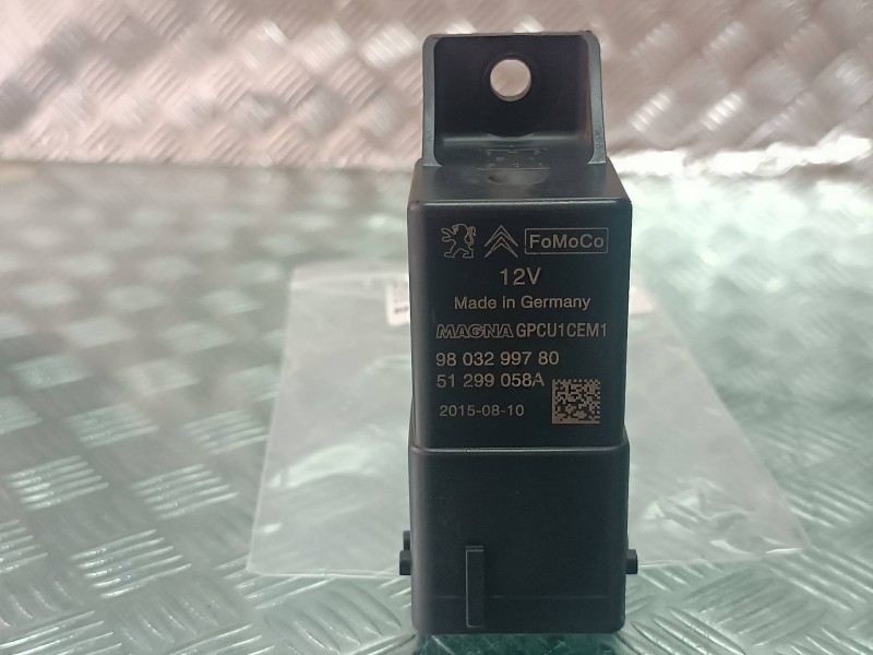 Recambio de caja precalentamiento para citroen c4 picasso feel referencia OEM IAM 9803299780 51299058A CONECTOR 8 PINES