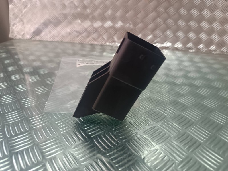 Recambio de caja precalentamiento para citroen c4 picasso feel referencia OEM IAM 9803299780 51299058A CONECTOR 8 PINES