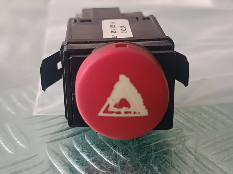 Recambio de warning para seat ibiza (6l1) cool referencia OEM IAM 6L1953235A  CONECTOR 4 PINES