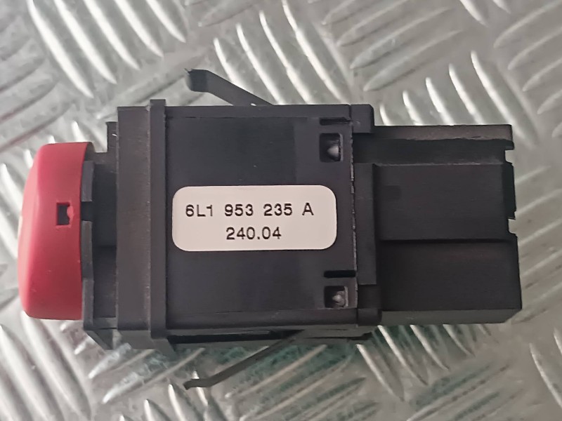 Recambio de warning para seat ibiza (6l1) cool referencia OEM IAM 6L1953235A  CONECTOR 4 PINES