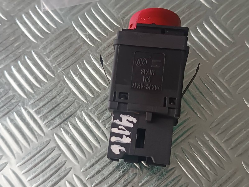 Recambio de warning para seat ibiza (6l1) cool referencia OEM IAM 6L1953235A  CONECTOR 4 PINES