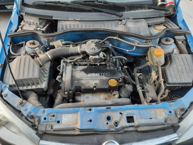 opel corsa c del año 2002