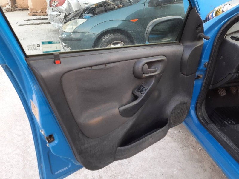 opel corsa c del año 2002