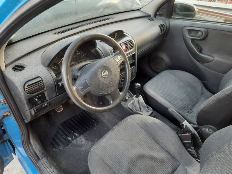 opel corsa c del año 2002