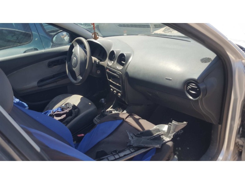 seat ibiza (6l1) del año 2002