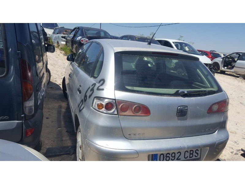 seat ibiza (6l1) del año 2002