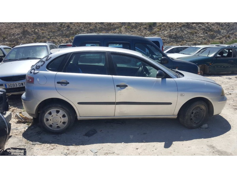 seat ibiza (6l1) del año 2002