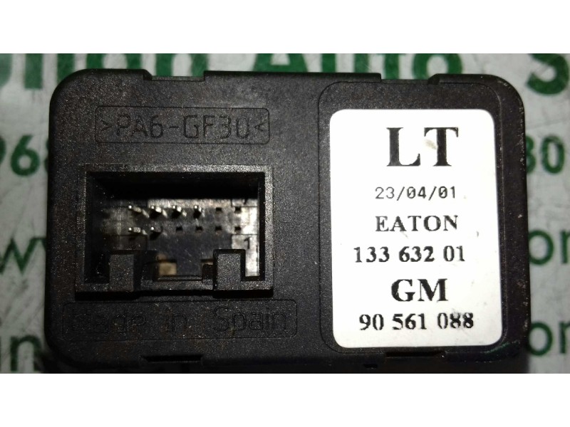 Recambio de mando elevalunas delantero izquierdo para opel zafira a club referencia OEM IAM 13363201 90561088 