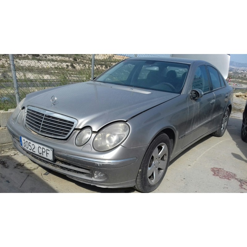 mercedes-benz clase e (w211) berlina del año 2003