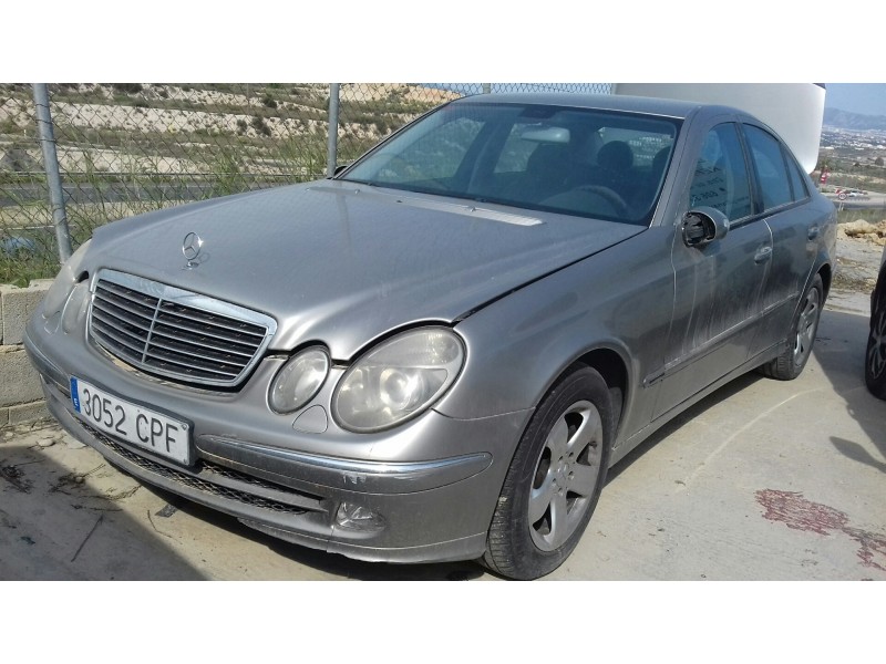 mercedes-benz clase e (w211) berlina del año 2003