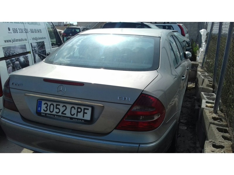 mercedes-benz clase e (w211) berlina del año 2003