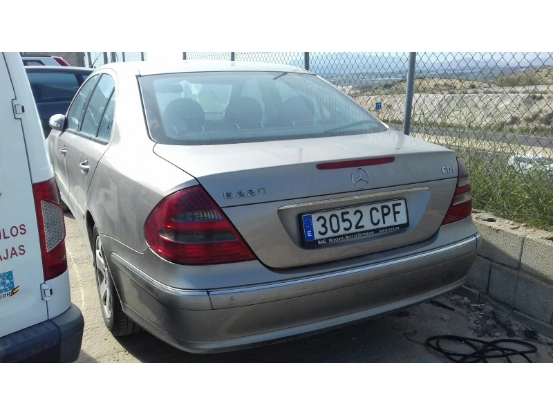 mercedes-benz clase e (w211) berlina del año 2003