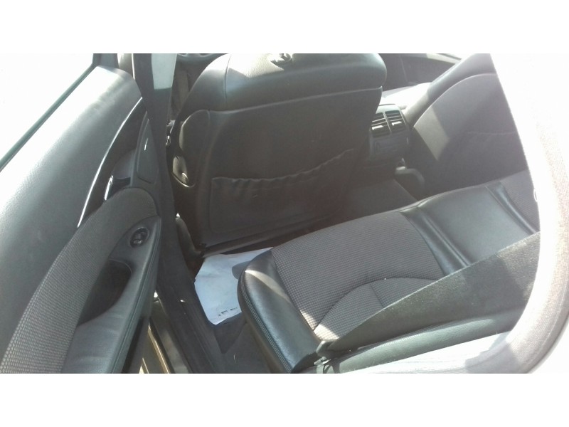 mercedes-benz clase e (w211) berlina del año 2003