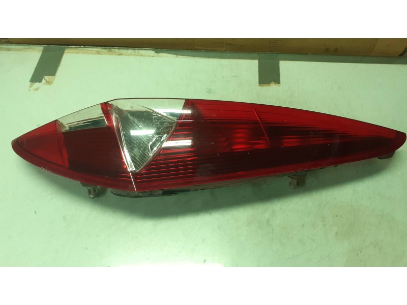 Recambio de piloto trasero derecho para fiat punto berlina (188) 1.3 16v multijet feel referencia OEM IAM 286202  