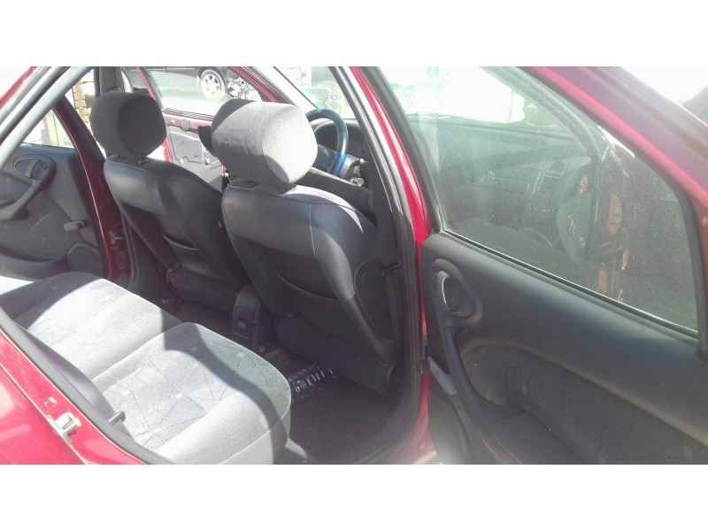 citroen xsara berlina del año 2000