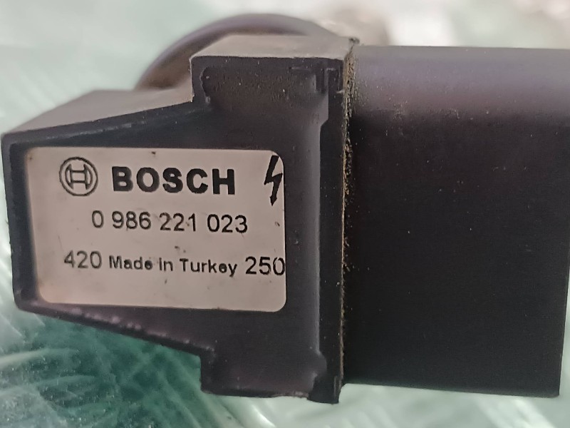 Recambio de bobina encendido para seat ibiza (6l1) cool referencia OEM IAM 0986221023 BOSCH 4 PINES